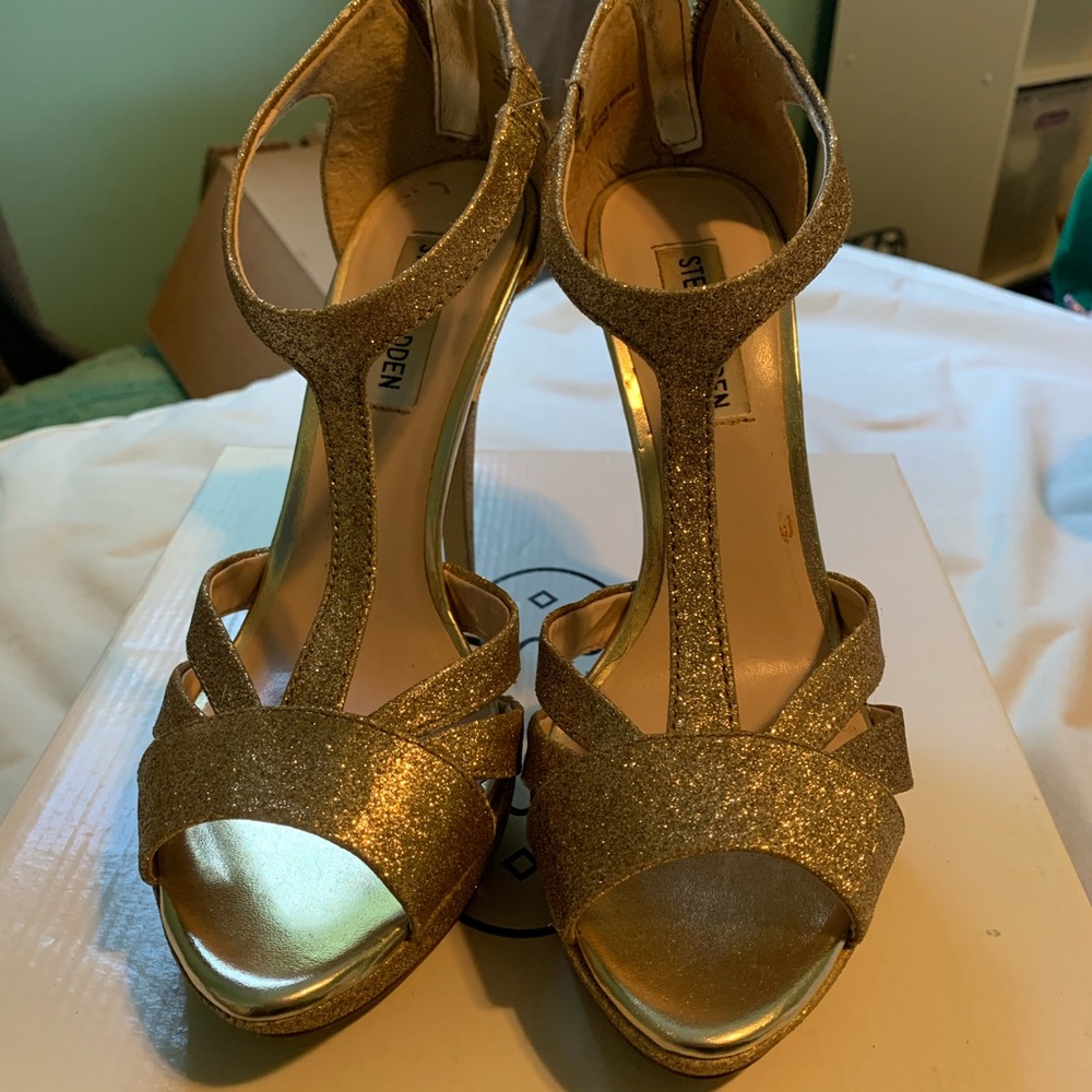 Steve Madden Emele Heel